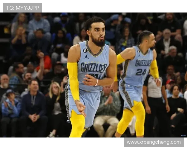 小卡特称赞泰厄斯琼斯为理想控卫强调其卓越沟通能力和团队价值